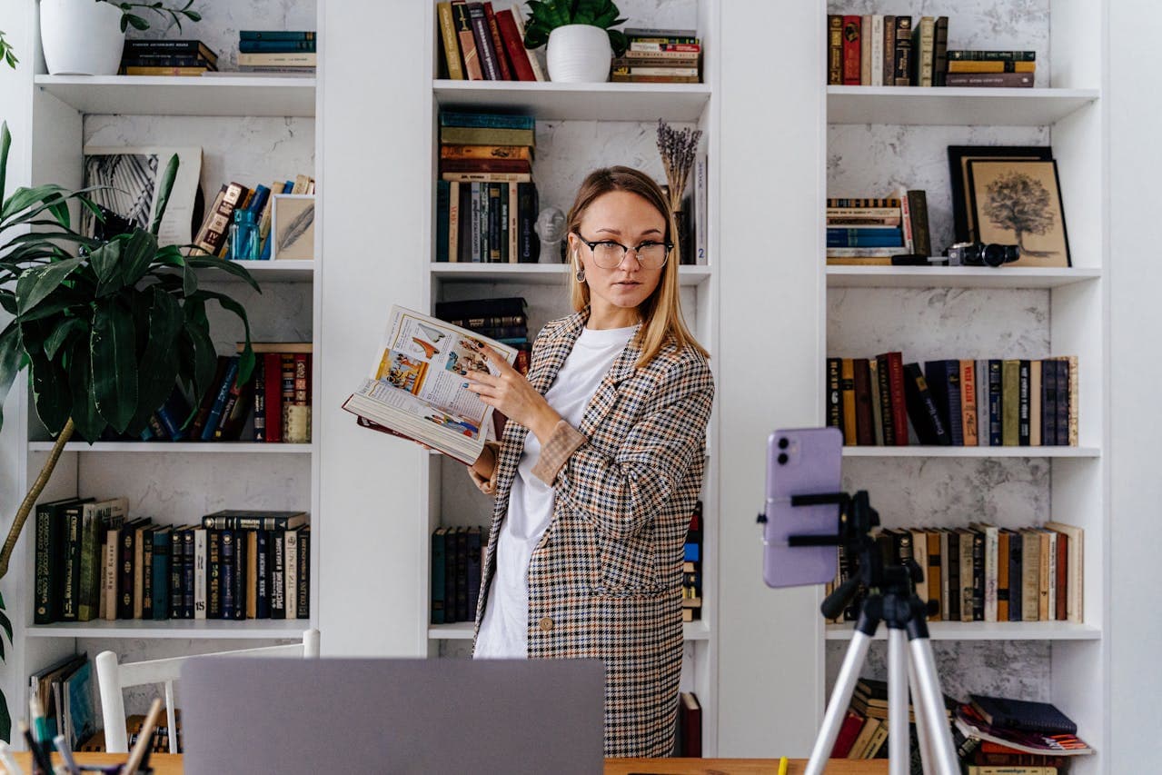 Book Influencer